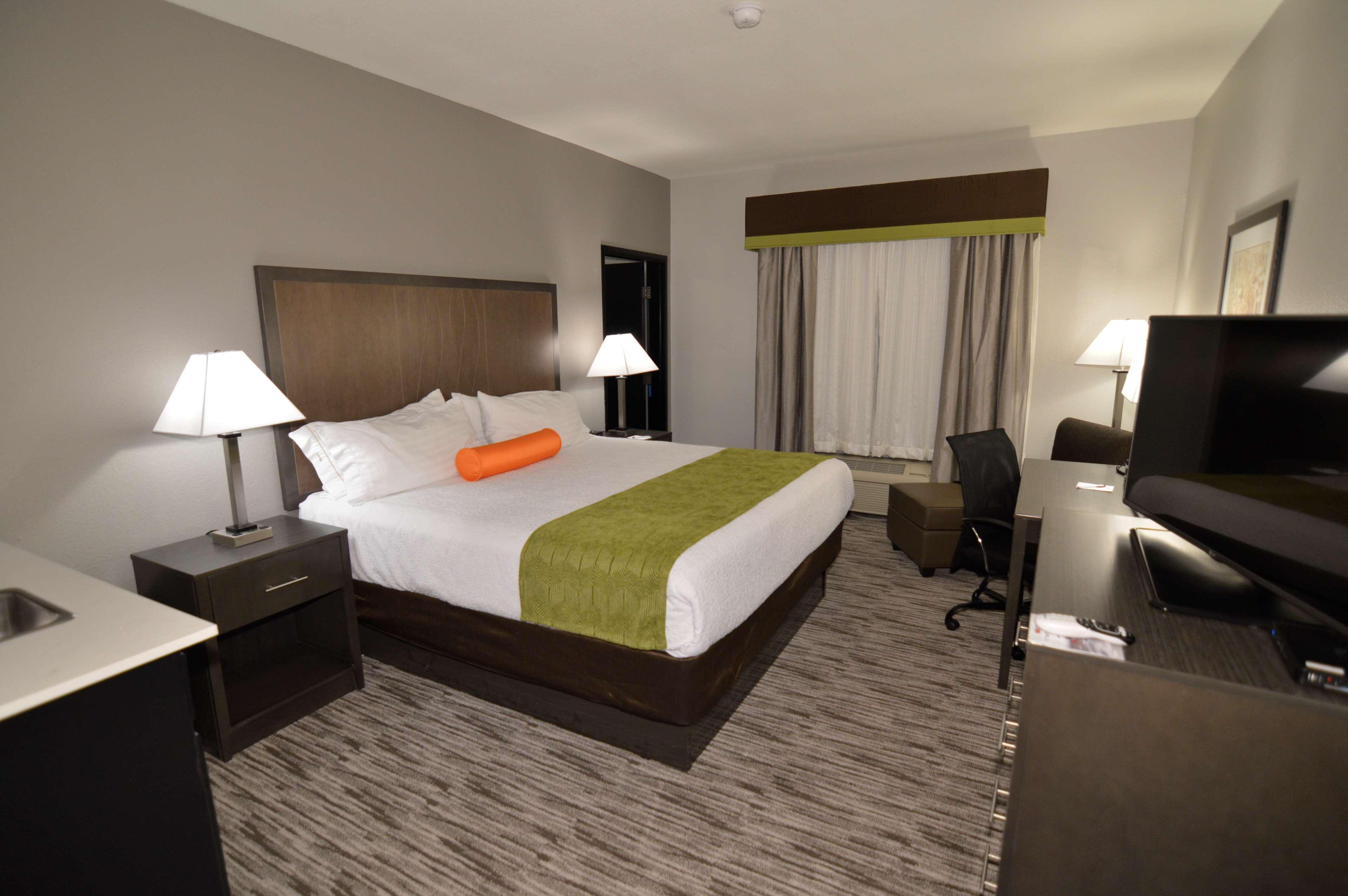 Best Western Plus Liberal Hotel & Suites Екстер'єр фото