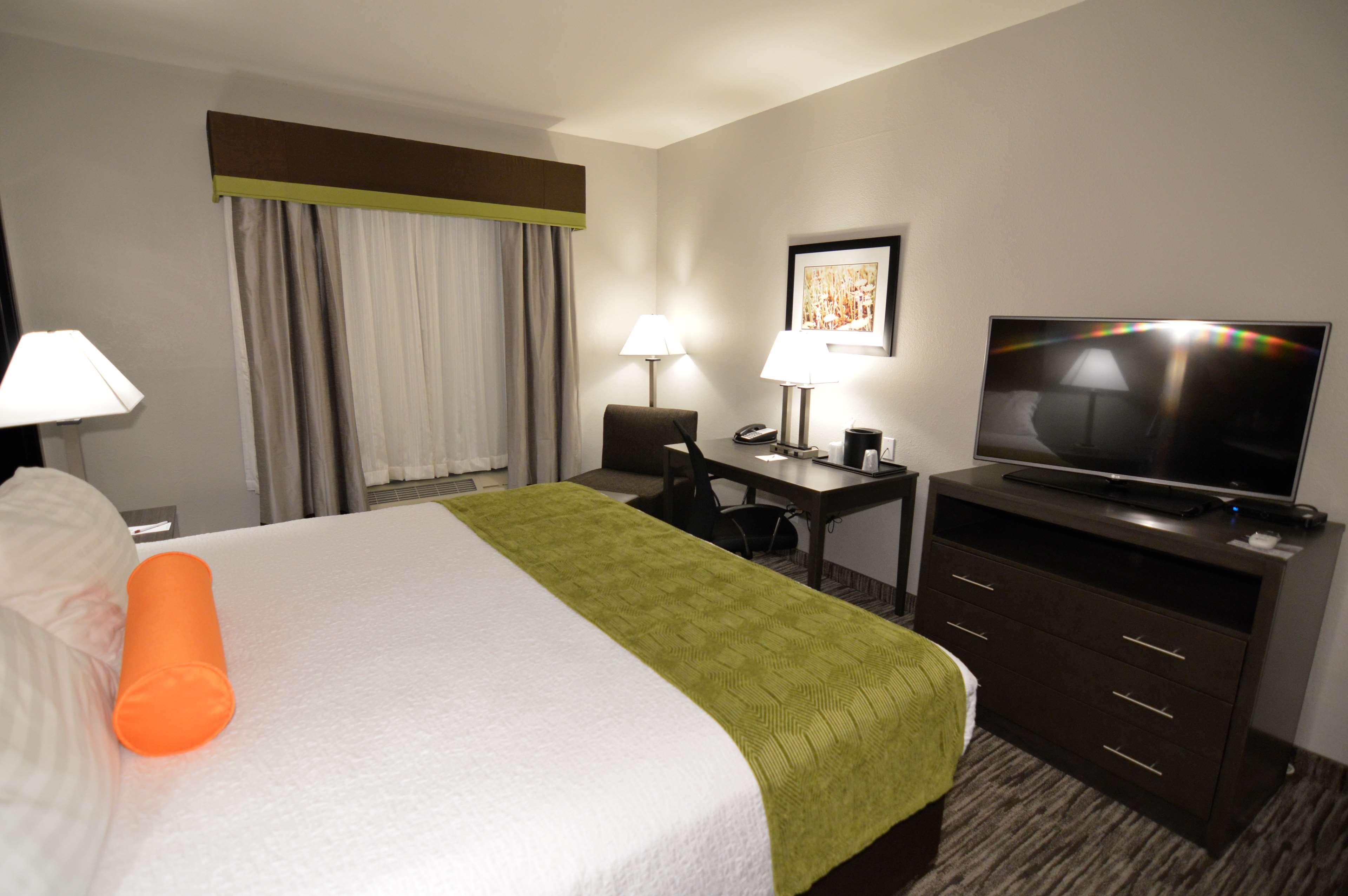 Best Western Plus Liberal Hotel & Suites Екстер'єр фото