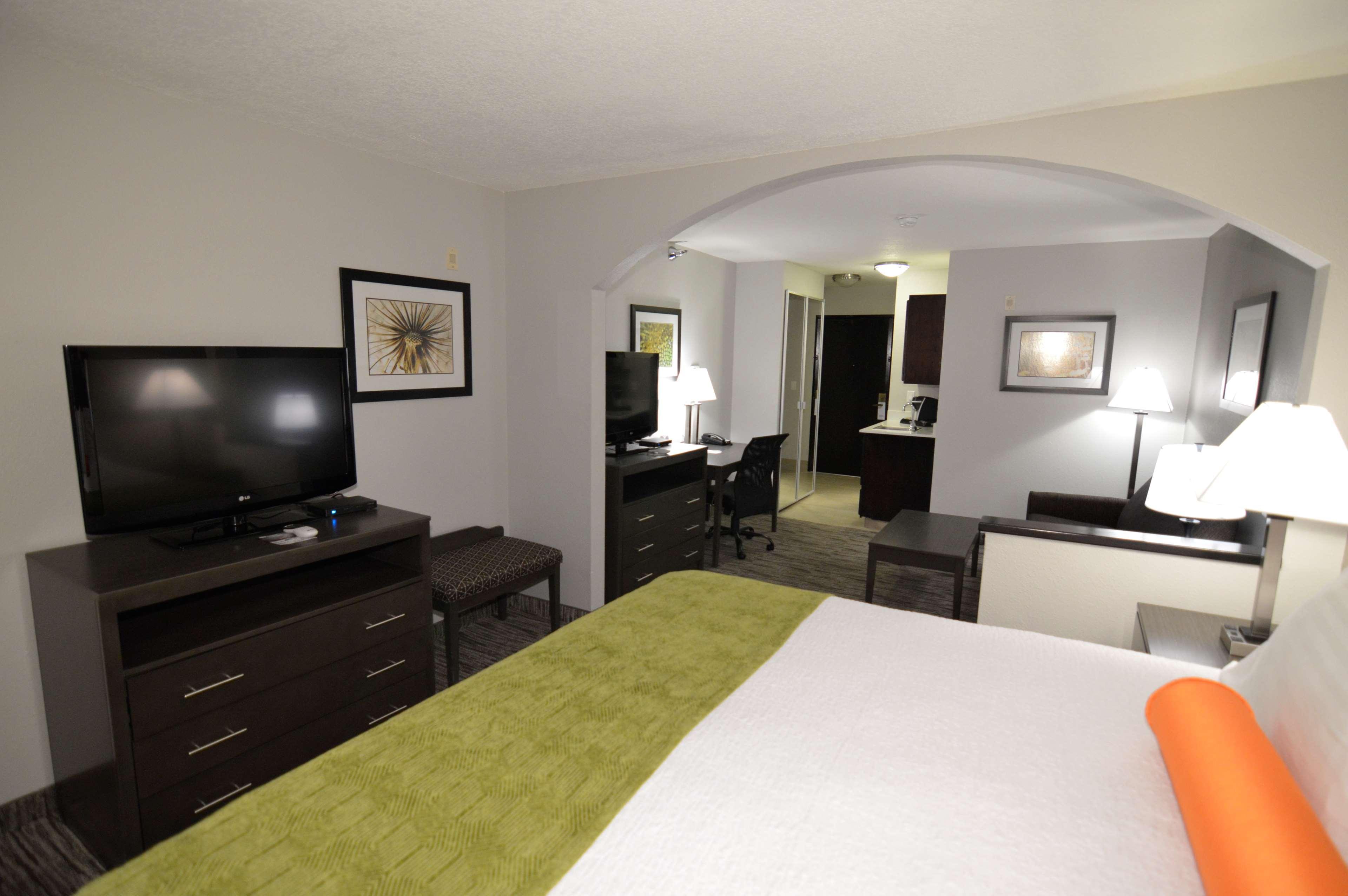 Best Western Plus Liberal Hotel & Suites Екстер'єр фото