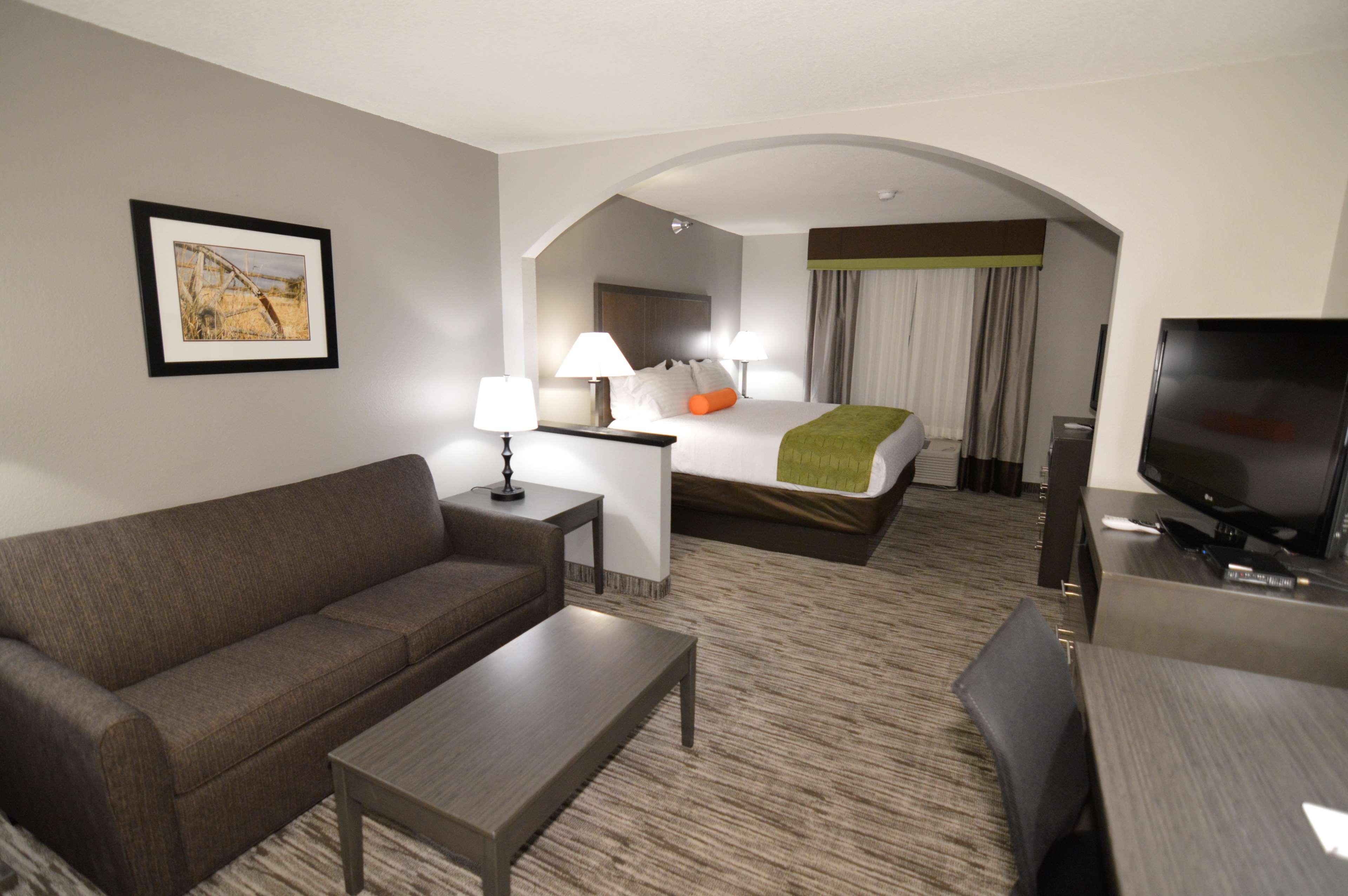 Best Western Plus Liberal Hotel & Suites Екстер'єр фото