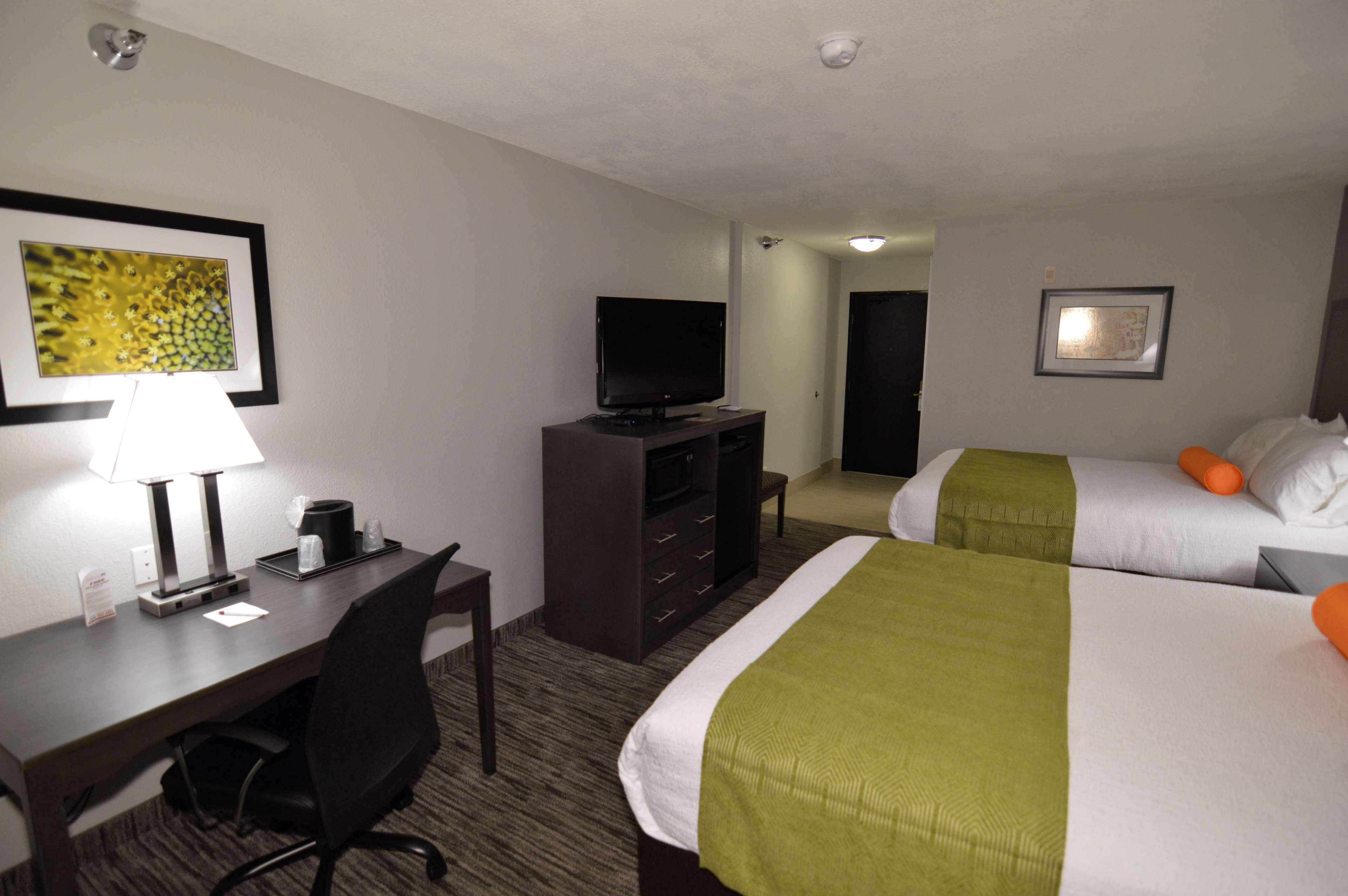 Best Western Plus Liberal Hotel & Suites Екстер'єр фото