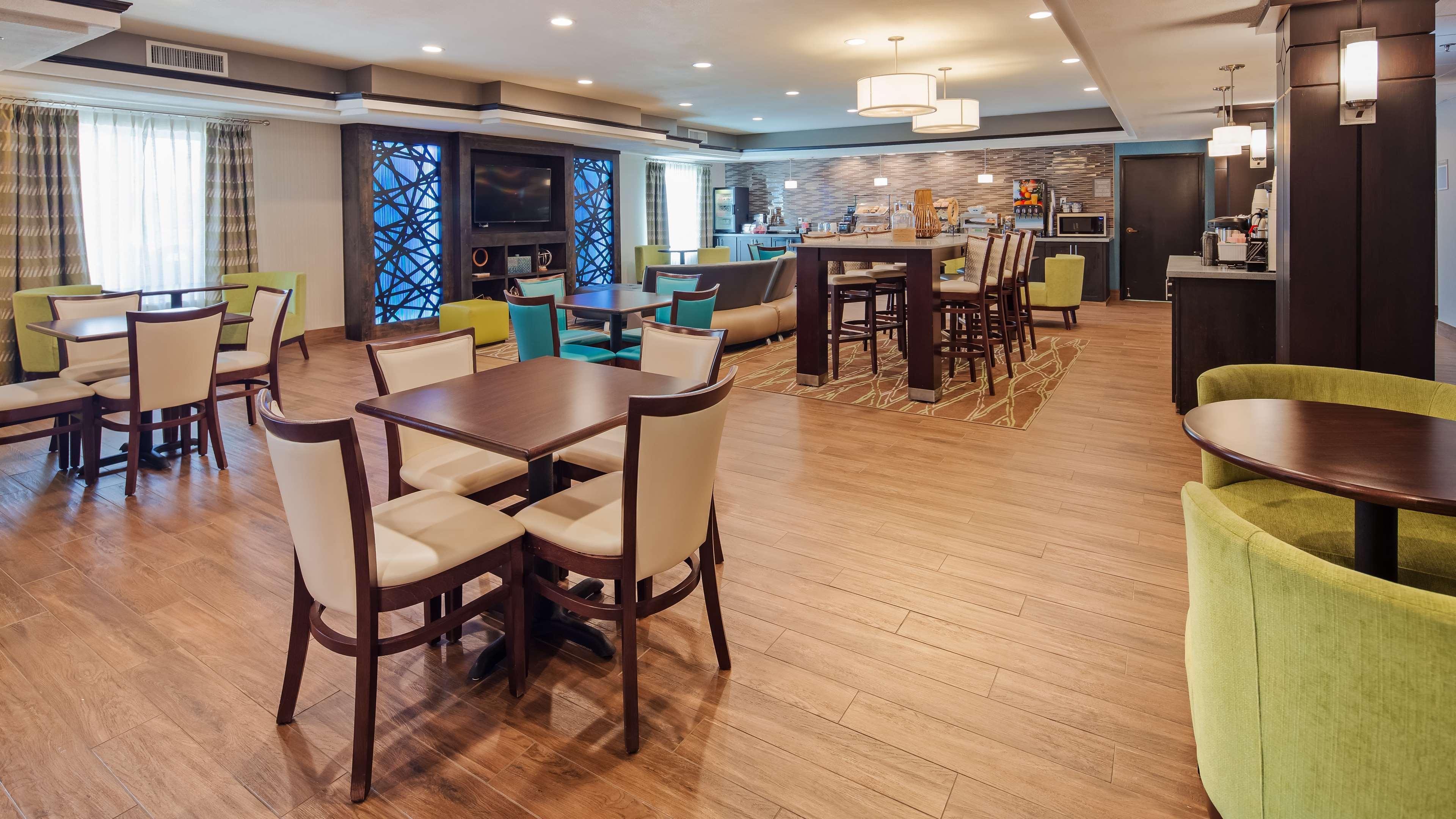 Best Western Plus Liberal Hotel & Suites Екстер'єр фото