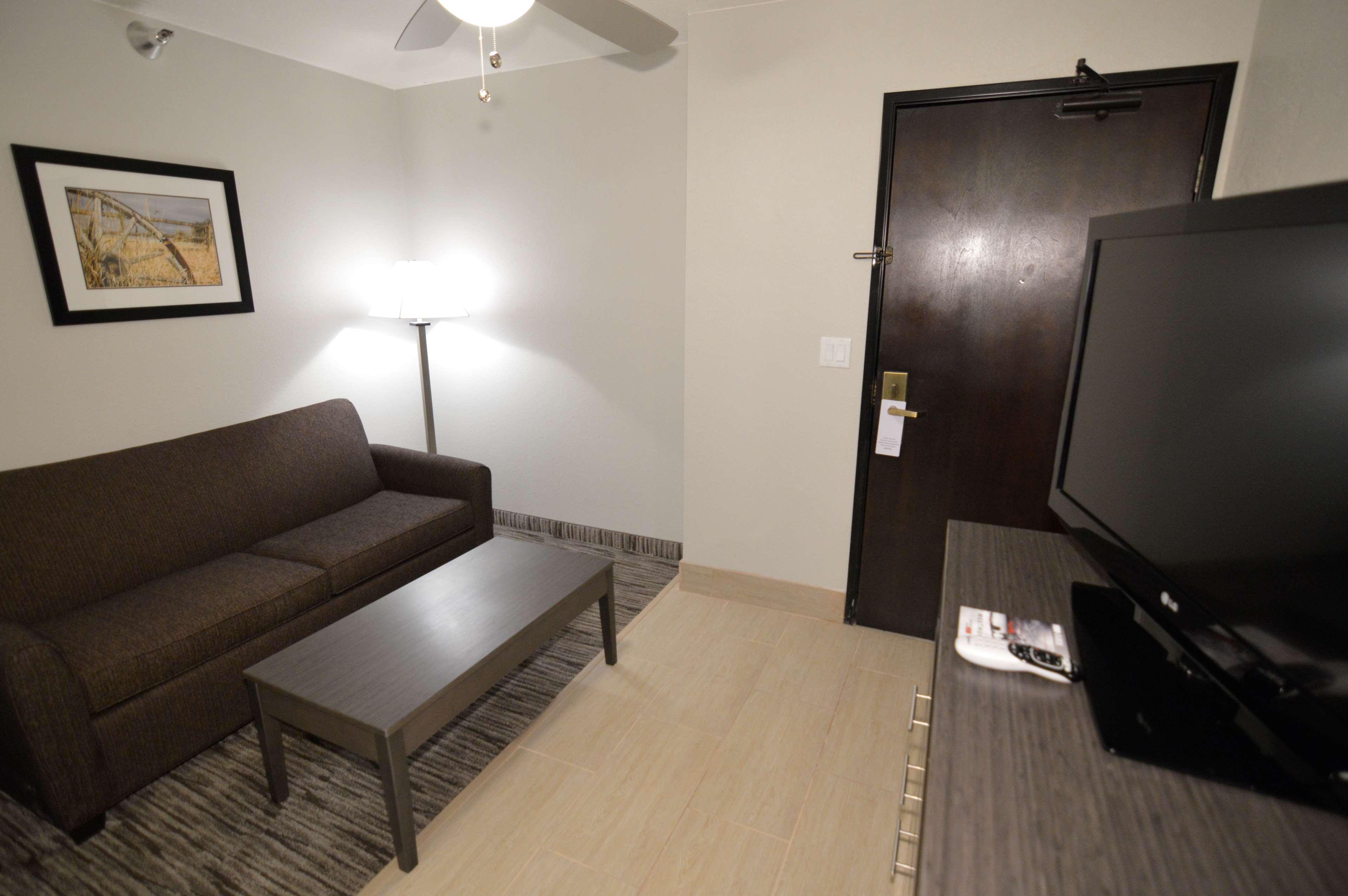 Best Western Plus Liberal Hotel & Suites Екстер'єр фото