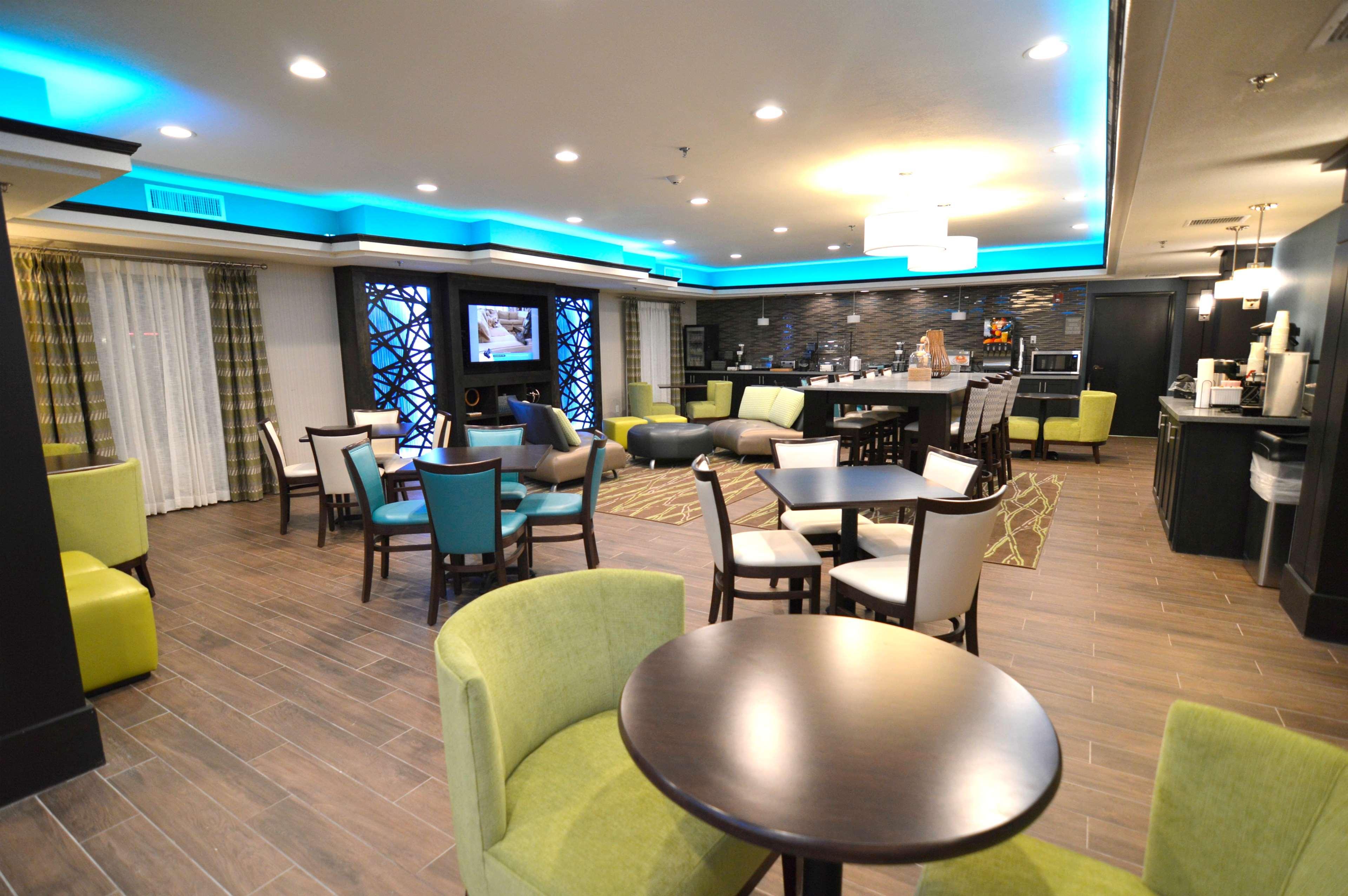 Best Western Plus Liberal Hotel & Suites Екстер'єр фото