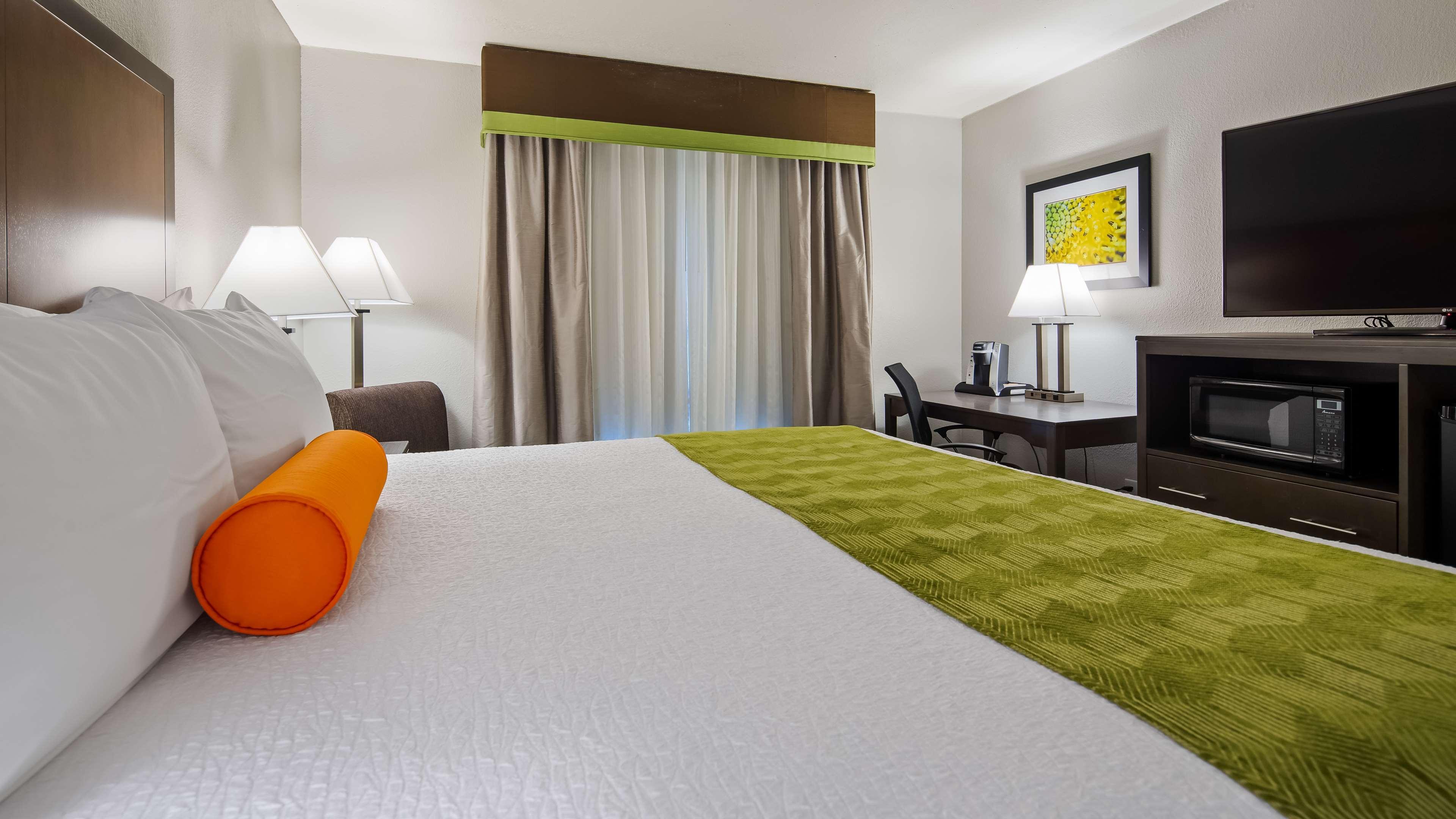Best Western Plus Liberal Hotel & Suites Екстер'єр фото