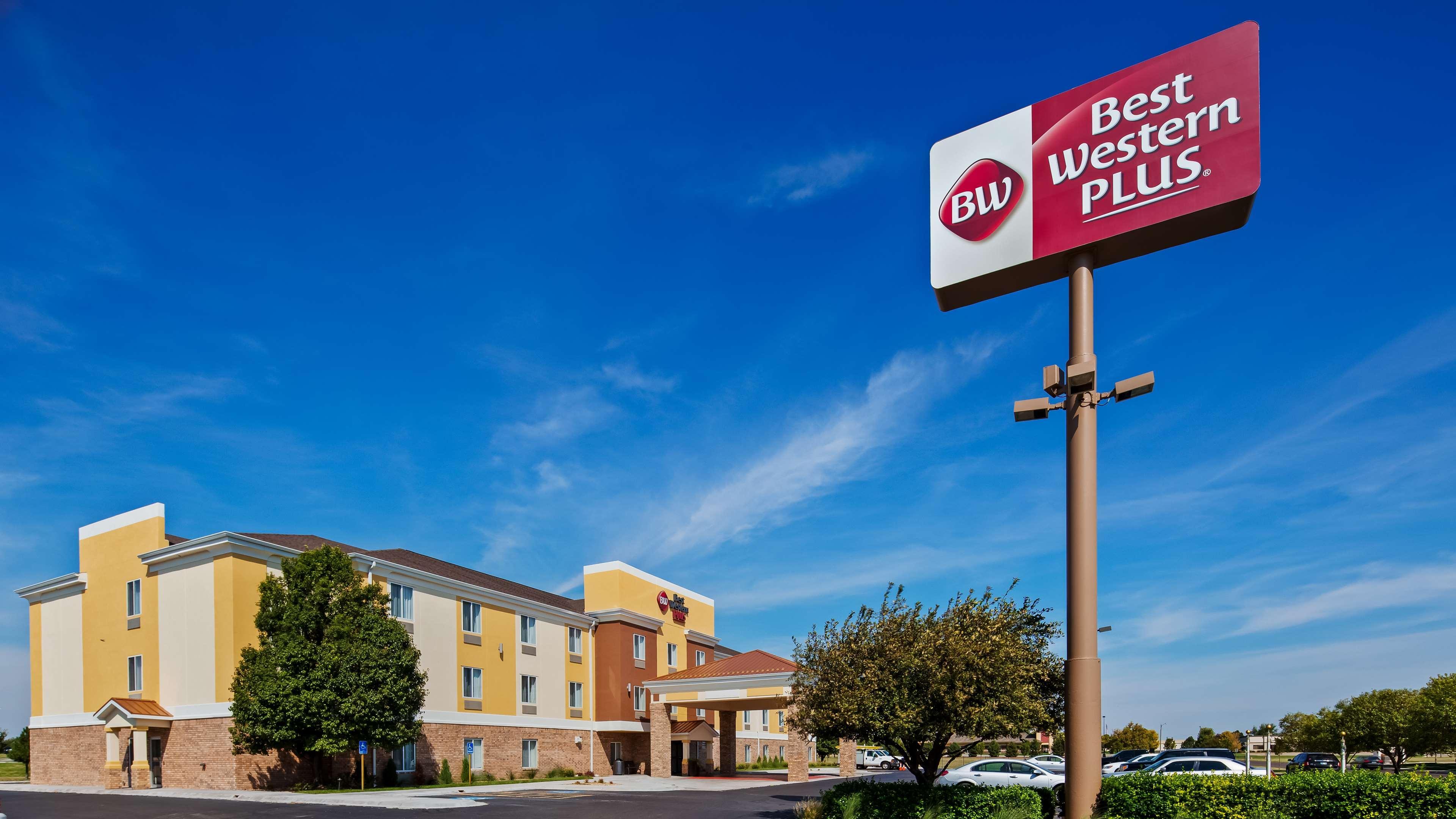 Best Western Plus Liberal Hotel & Suites Екстер'єр фото