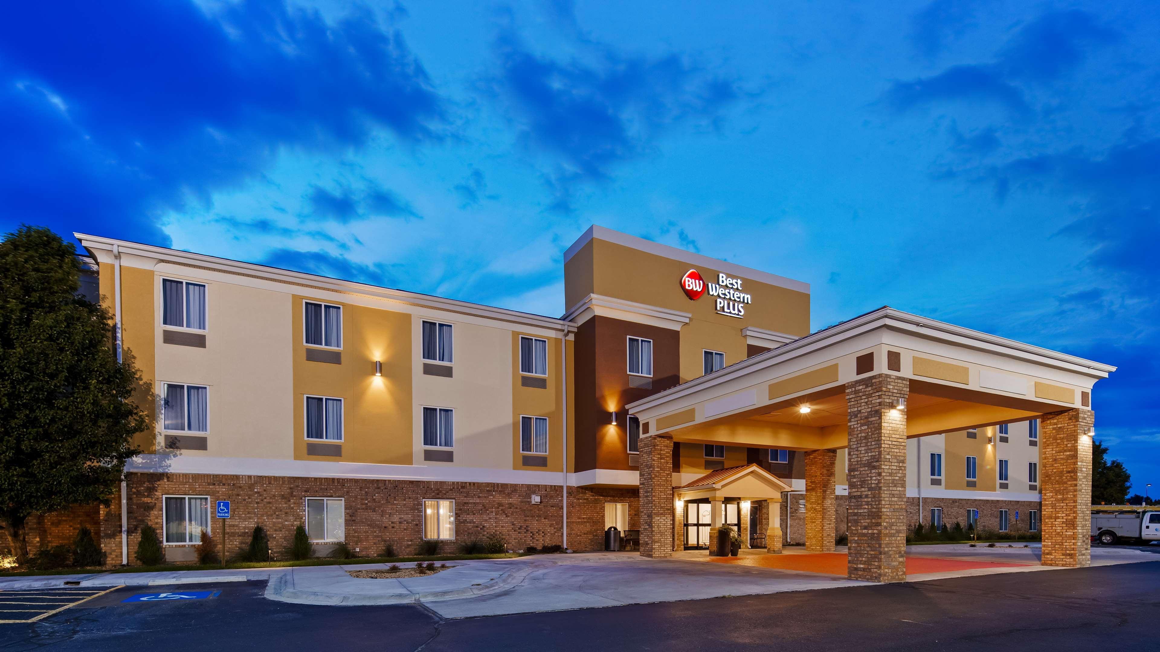 Best Western Plus Liberal Hotel & Suites Екстер'єр фото